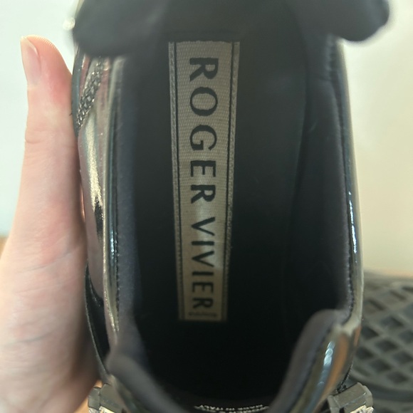 Roger Vivier all black ‘Viv’ runner with crystal embellishment. Size 37 - Picture 6 of 7